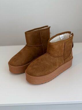 US Sports Jackie Camel Platform Mini Boots